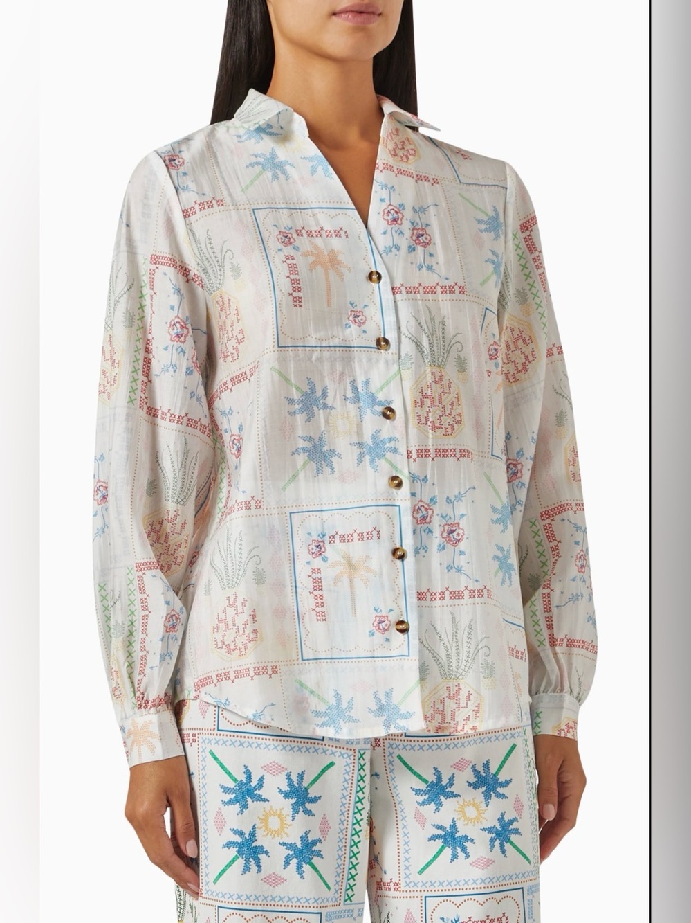 NWT Never Fully Dressed Miley shirt features a playful tropical island print (2)